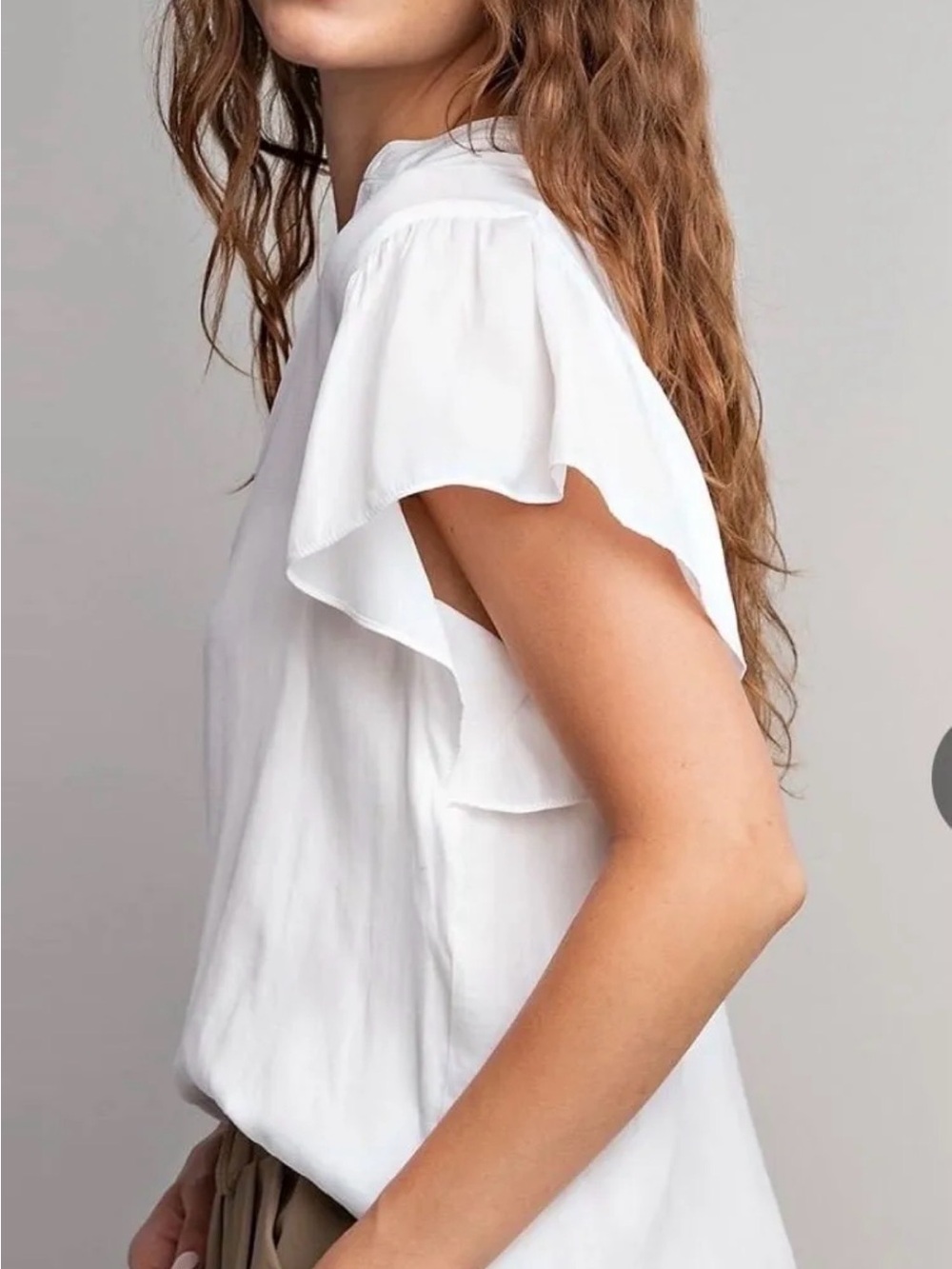 eesome White V-Neck Flutter Sleeve Blouse - Picture 2 of 4
